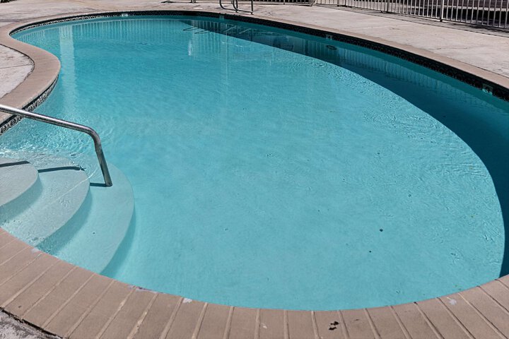 Pool 4 of 35