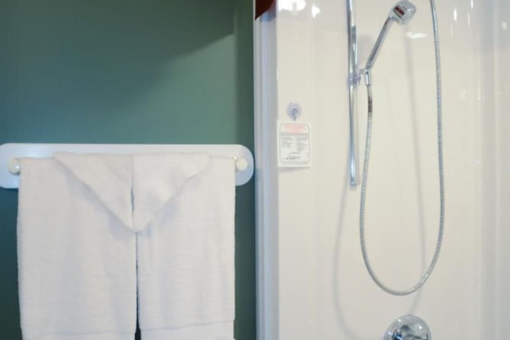 Room 25 of 37