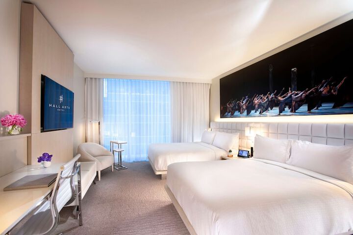 Room 60 of 142