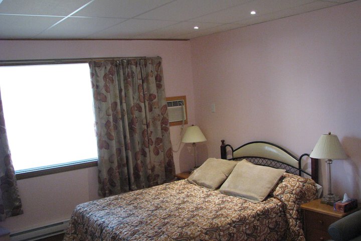 Room 30 of 48