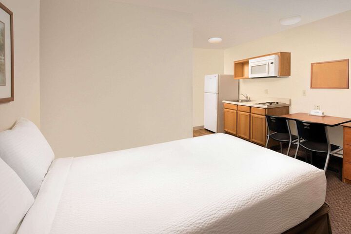 Room 25 of 39