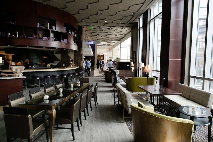 Lounge 100 of 108