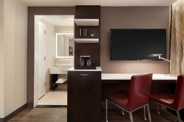 Room 28 of 127