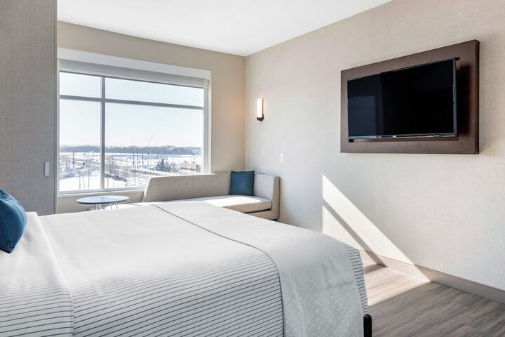 Cambria Hotel Bloomington Mall of America Minneapolis Airport