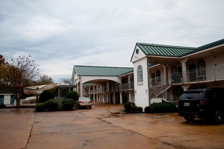 Hotel 4 of 25