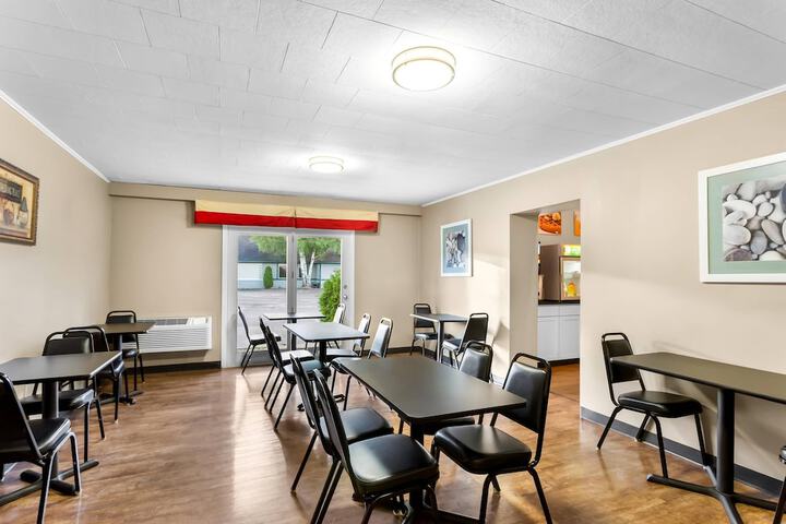 Quality Inn & Suites Gorham Riverside