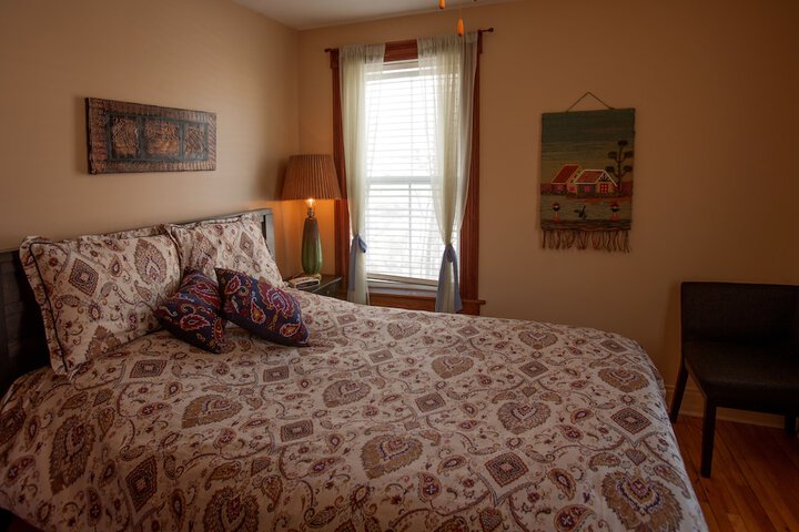 Room 32 of 64