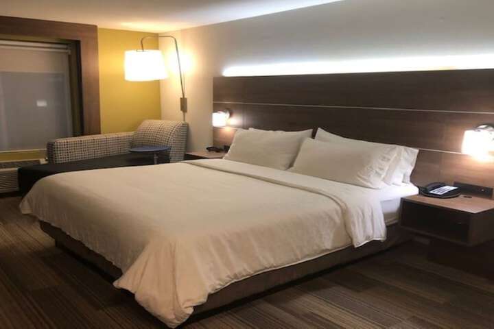 Room 19 of 44