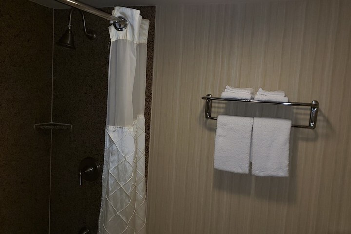 Room 25 of 42