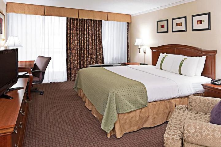 Days Inn by Wyndham Warren