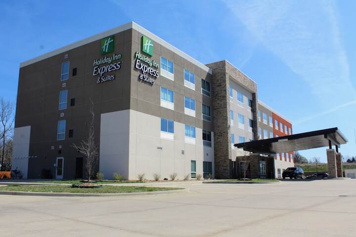 Hotel 2 of 50