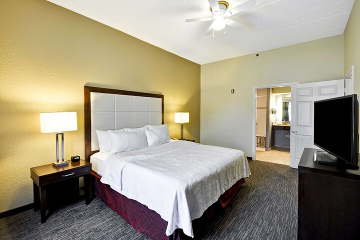 Room 18 of 35