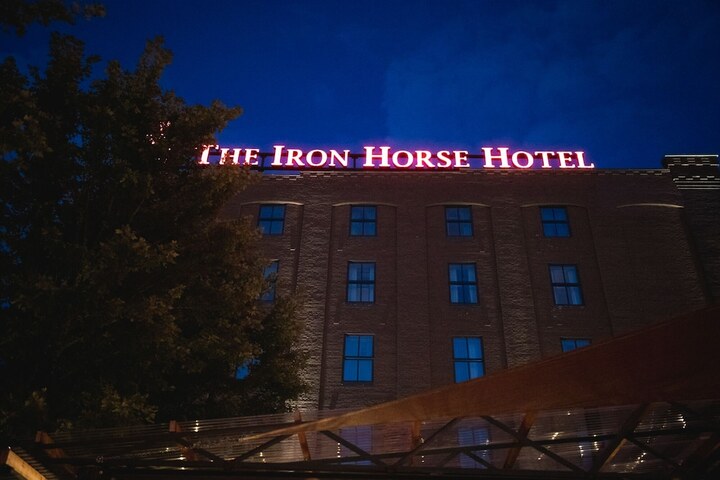 Hotel 7 of 108