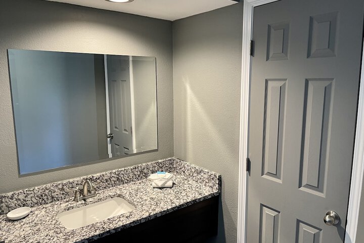 Room 43 of 62