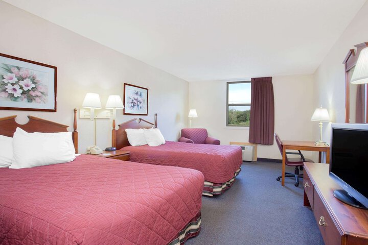 Room 14 of 34