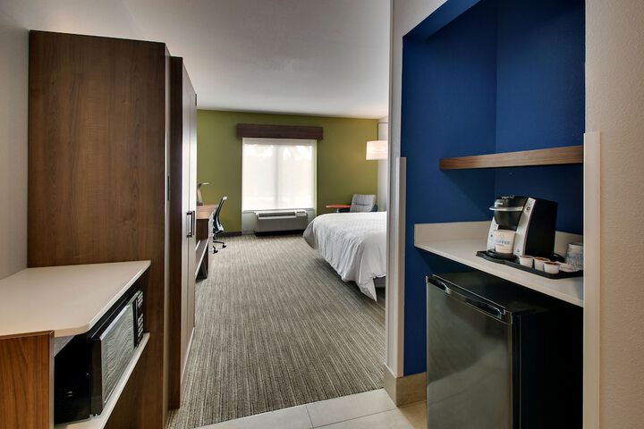 Room 43 of 61