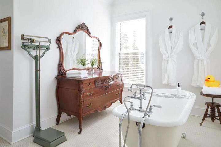 The Kent Collection - The Victorian