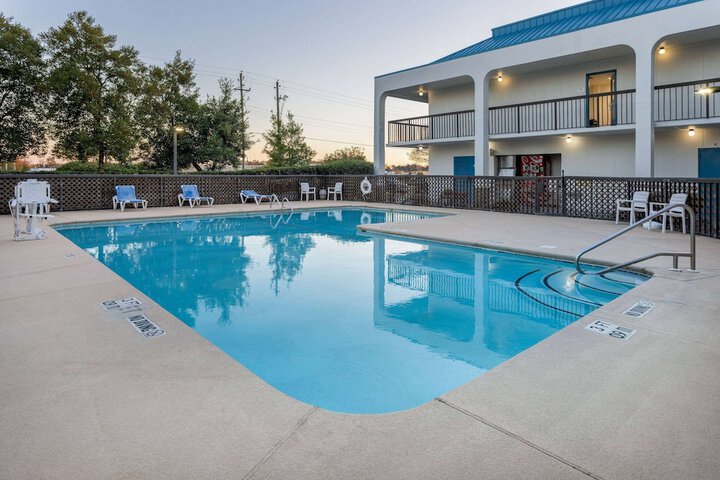 Pool 8 of 39