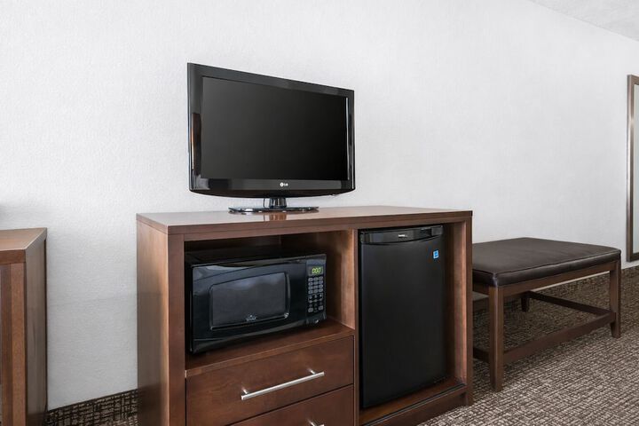 Comfort Suites Baymeadows Near Butler Blvd