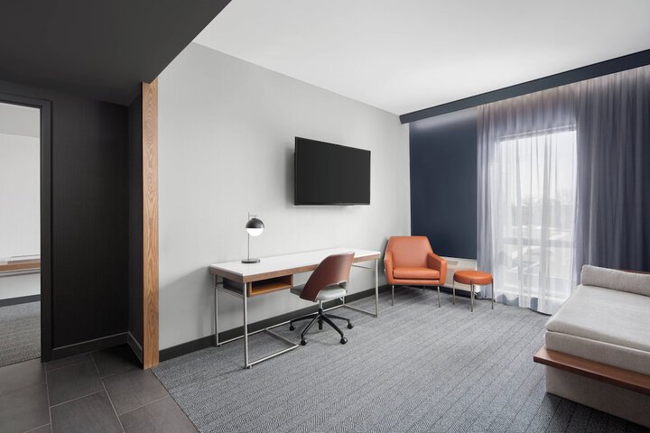 Courtyard by Marriott Lansing Downtown