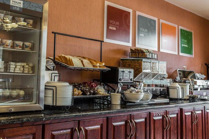 Breakfast/Coffee Service 24 of 31