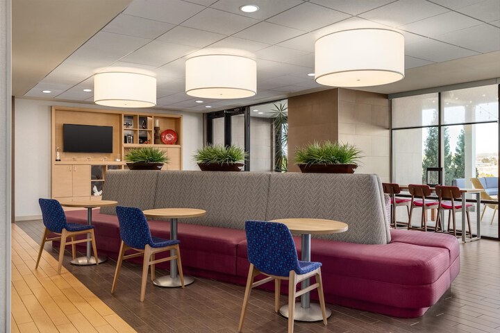 Home2 Suites by Hilton Farmington / Bloomfield