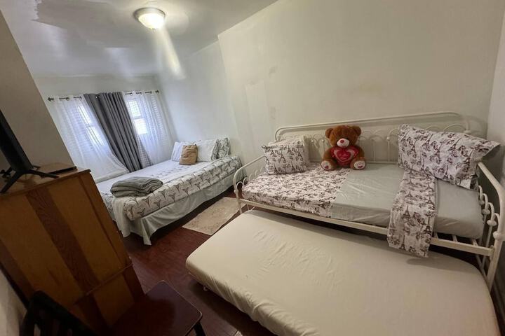 Huge 3 Bedrooms Apt 15 Minutes to NY City