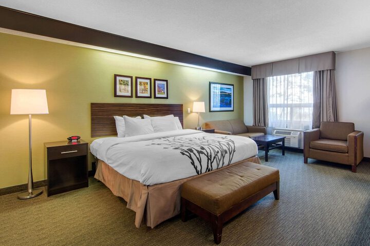 Room 32 of 50