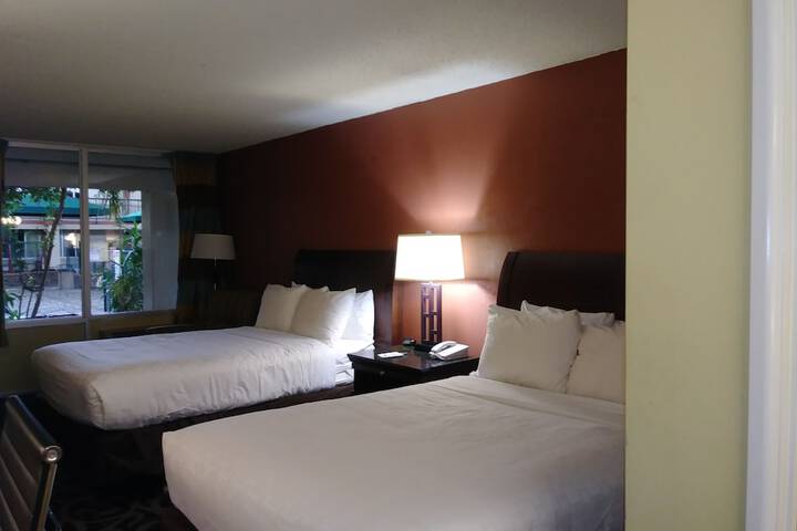 Room 25 of 48