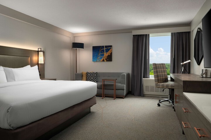 DoubleTree by Hilton Pittsburgh Airport
