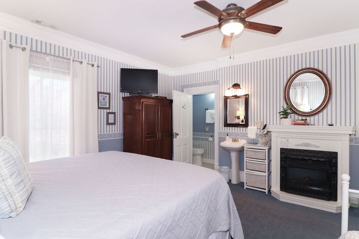 Room 22 of 35
