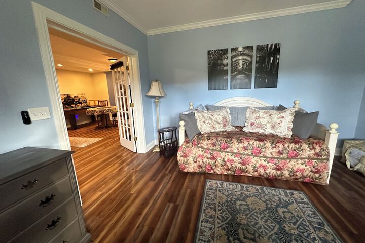 Pillow and Paddock B & B