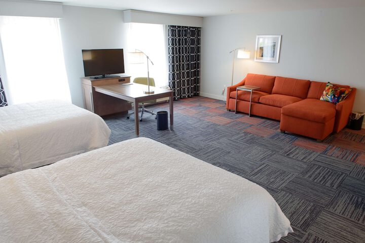 Hampton Inn & Suites Bay City