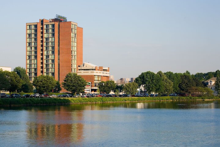 Courtyard by Marriott Boston-Cambridge