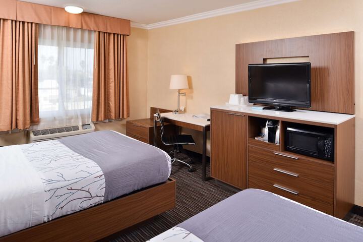 Room 30 of 34