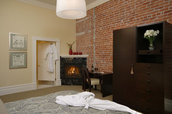 Healdsburg Inn on the Plaza a Four Sisters Inn