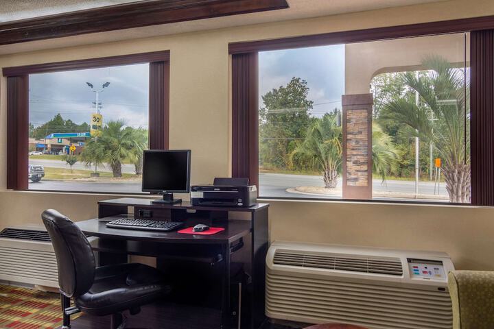 Business Center 26 of 26