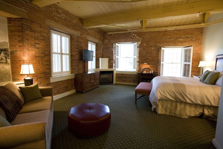 Room 46 of 128