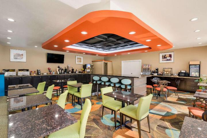 Clarion Inn & Suites Russellville I-40