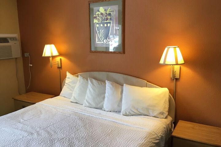 Room 10 of 22