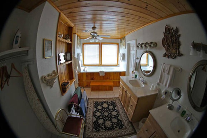 Room 12 of 101