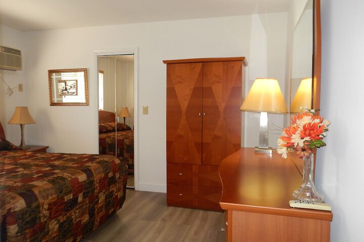 Room 18 of 105
