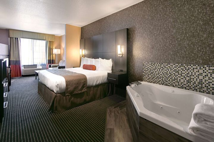 Room 11 of 35