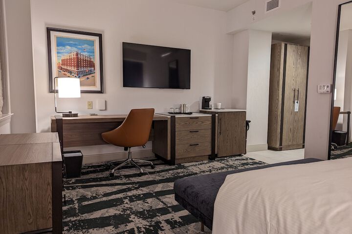 The Yorktowne Hotel Tapestry Collection by Hilton