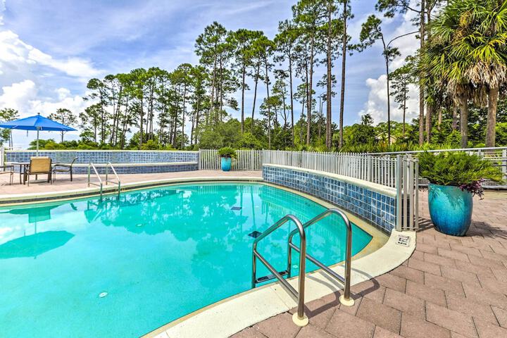 Near State Parks: Carrabelle Home w / Beach Access!