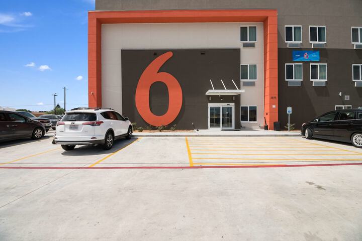 Hotel 2 of 31