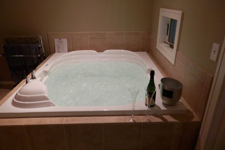 Hot Tub 45 of 53