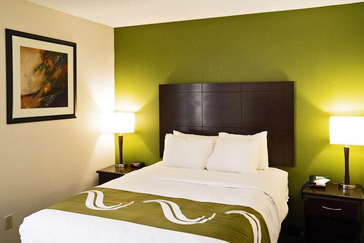 Room 13 of 39