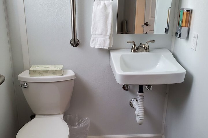 Room 72 of 219