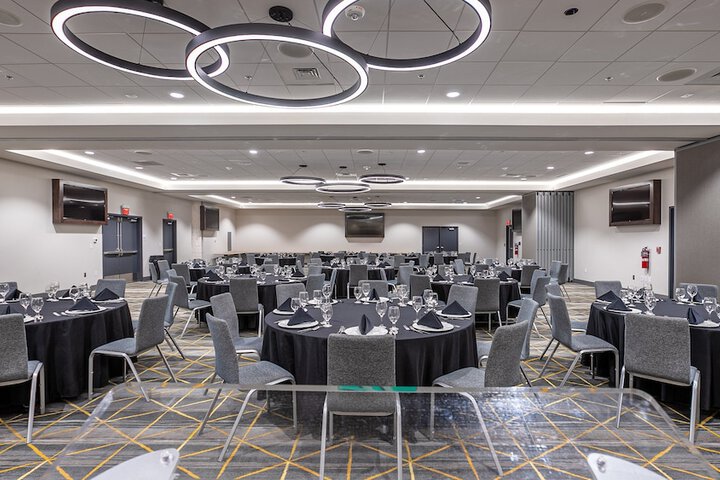 Ballroom/Hall 108 of 116